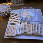 NEO SHOT BAR　深海の洞窟 - クリームチーズ&クラッカー