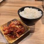 牛の助 肉之進 タンジロウ - 麦入りごはん 大＆白菜キムチ/計781円♪