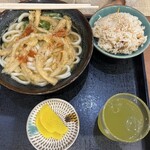 正八郎うどん - ごぼう天490円、炊き込みご飯200円