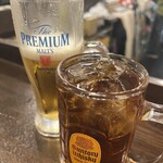 金町製麺 - ザ・プレミアム・モルツとウーロンハイ