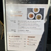 grigio la tavola - 