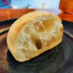 ブイヤベースのお店 プチポワソン - 新田ベーカリーのチャバタです！スープにつけて旨し！