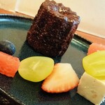 ブイヤベースのお店 プチポワソン - フルーツはどれも美味しかったです