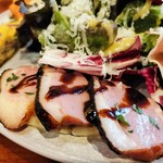 ブイヤベースのお店 プチポワソン - 鴨ロースの燻製、バルサミコソースです！燻製されたスモーキーな香りに、柔らかくジューシーで味の濃い鴨！コレ美味しかったですね