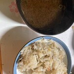 桧扇荘 - 炊き込みご飯と味噌汁