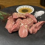横須賀夜市 - 鶏の白レバー刺し
