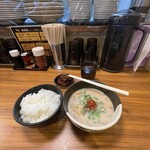 老虎苑 - かす汁定食@550円と無料サービスのつけもん