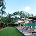 Club Med Phuket - ZEN POOL。プールの奥が低くなっているゾーン。オープン直後。