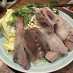 ふぐよし 総本店 - ふぐ鍋、でっかいぶつ切りのふぐの切り身が6, 7切れ入ってた。けっこうなボリューム。