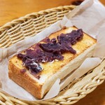 喫茶morals - ホットコーヒー400円 あんバタートースト200円