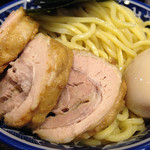 中華そば わた井 - 麺、特製のトッピングアップ