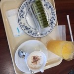 ドトールコーヒーショップ  - ・ロイヤルハニーチャイ
            ・オレンジジュース
            ・抹茶と小豆のケーキ