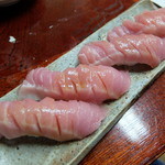 谷中 鳥よし - サプライズでめじ大トロ握り