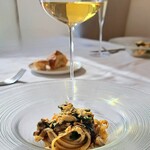 Ristorante Crocifisso - リングイネ(ちぢみほうれん草・牡蠣・マッシュルーム・アーモンド)