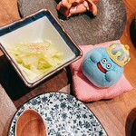 料理屋 とり匠 - 奥のものはコースではなく追加
      セロリの浅漬け
      極トロレバー　もう一度これ食べたい‥