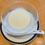 銀座アスター - タピオカと小豆のココナッツミルクでーす。①