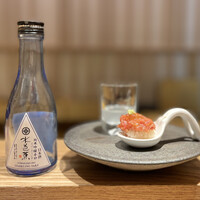 鮨 あさひ - ねぎとろと日本酒のペアリング
                  （純米吟醸 水芭蕉 スパークリング）