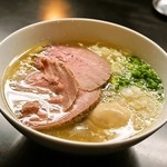 Gyuukotsuramemmatadoru - 2014.5 贅沢焼牛塩らぁ麺（1,050円）