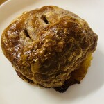 もりの下のパン店 - クロワッサンあんぱん