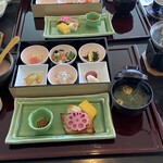 白良荘グランドホテル - 朝食なのだ。小皿がかわいいのだ。