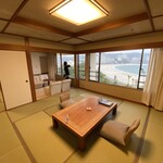 白良荘グランドホテル - 今夜泊まるお部屋なのだ。窓から白良浜が見えるのだ。