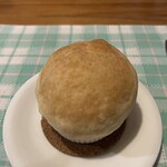 ペンションあすか - 玉ねぎとしめじのクリームスープのパイ包み。バターの風味が良いです！