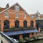 Côte Windsor - テムズ川のほとりに位置します