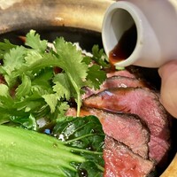 彬龍華 66 - 特製醤油タレを回し掛け