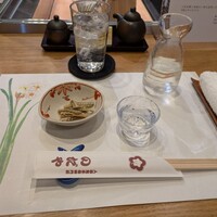 入谷鬼子母神門前のだや - 冷酒（米鶴）・お通しの骨煎餅