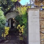 シェ松尾・松濤レストラン - このエントランスがもう見れなくなります