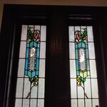 シェ松尾・松濤レストラン - 玄関脇のステンドグラス、骨董もの