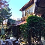 シェ松尾・松濤レストラン - 中庭のテラス