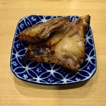 寿司大 - お酒を注文して、お通しとして出てきたカンパチと金目鯛