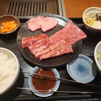焼肉家 KAZU 神楽坂 - 