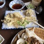 岩戸屋 - 天ぷら盛り合せ　少し箸をつけてしまっています