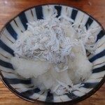 大衆酒場 若林 - しらすおろし　200円
