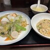 551蓬莱 梅田大丸店 イートインカウンター