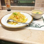 北京料理桂蘭 - 蟹の風味とレタスの食感が秀逸な一皿です！(o^^o)