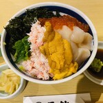 海鮮丼専門五鉃 沼津本店 - 上から