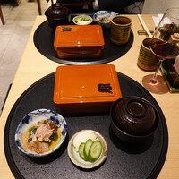 うなぎの中庄 虎ノ門ヒルズ店 - セットがテーブルに〜♬