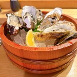 横丁 いかだ荘 - 牡蠣たべくらべ