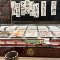 幸鮨 - お寿司が乗るところ