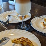 如水舎 春日井店 - おまけのワッフル