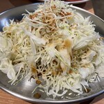 焼肉食堂 昭和商店 かね村 - 千切りキャベツ