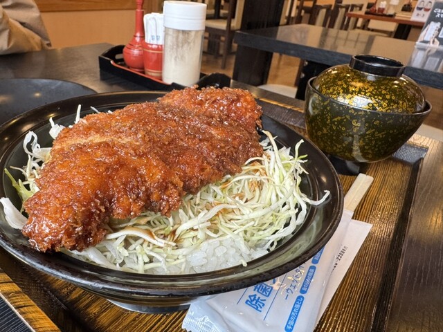 鶴ヶ城会館 - 西若松（レストラン）の写真