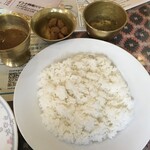 インド料理 パリワル - カレーが少しずつ残っていたので、ライス(¥340)追加
