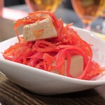 トリワイン ＰＩＫＯＳＨＨＨＵ - 高野豆腐と金時にんじん～鶏出汁白ワイン含め煮～