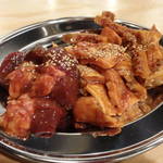 焼肉ホルモン 東治郎 - マメ(腎臓)/コリコリ(牛の大動脈)/ハチノス(第二胃袋)