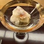 東山 吉寿 - 子持ち昆布、島根の鮑、鹿児島の海老に刻んだ長芋を掛けて