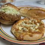 ペッパーズパントリー - 料理写真:定番エビカツサンド、和牛メンチカツバーガー、ピリ辛キノコのフォカッチャ